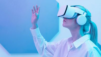 woman-wearing-virtual-reality-simulator